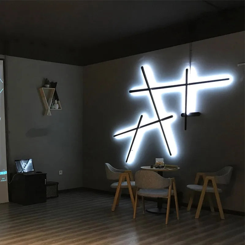 مصباح حائط DecorBites™ LED بإضاءة خلفية لديكور المنزل - إضاءة داخلية على شكل شريط طويل