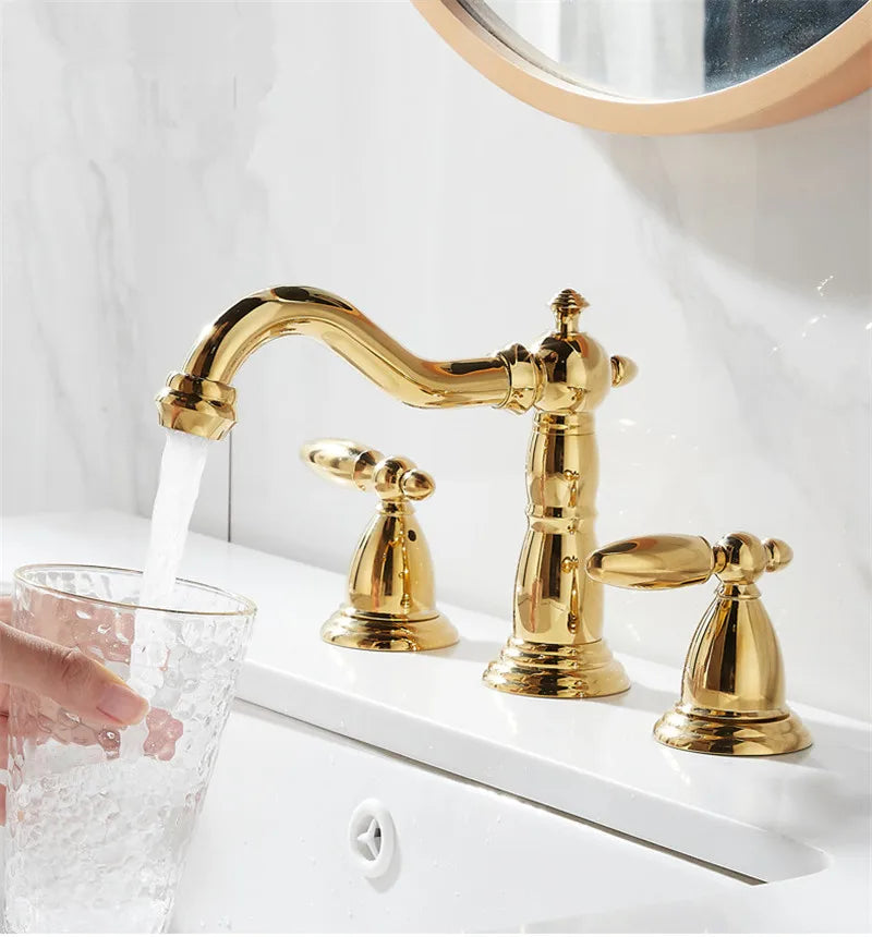 DecorBites™ Gold Brass Widespread Bathroom Faucet - خلاطات حوض حمام واسعة الانتشار من النحاس الذهبي - 3 فتحات للحوض العتيق