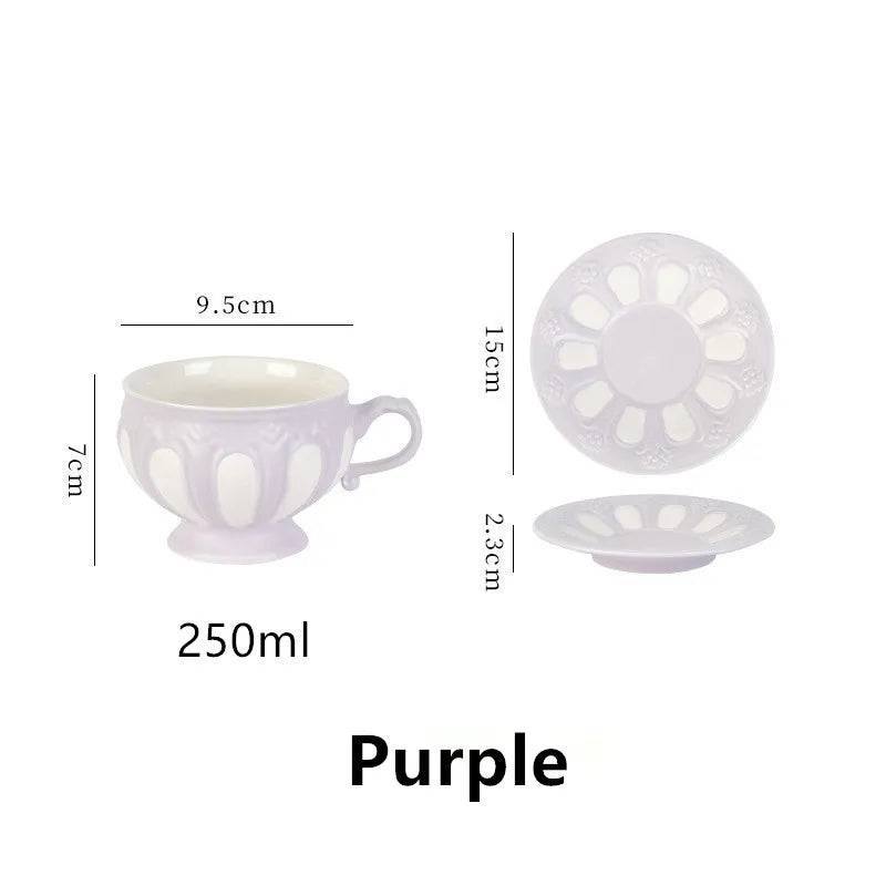 Service à thé élégant en porcelaine DecorBites™ : théière, tasses, soucoupes, cafetière haut de gamme, parfait pour les fêtes