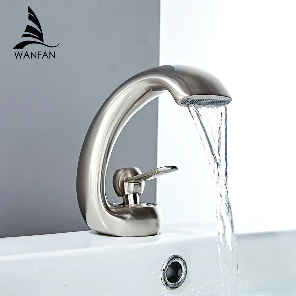 DecorBites™ Gold Basin Faucet: صنبور خلاط نحاسي عصري بمقبض واحد للمغسلة للحمام