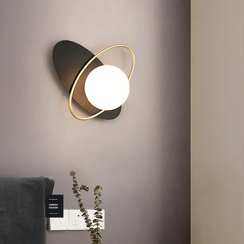 مصباح حائط DecorBites™ الزجاجي الذهبي LED للإضاءة الداخلية الأنيقة