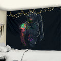 DecorBites™ Jellyfish Interstellar Sky Tapestry Wall Hanging: تصميم رائد فضاء لديكور السكن الجامعي البوهيمي