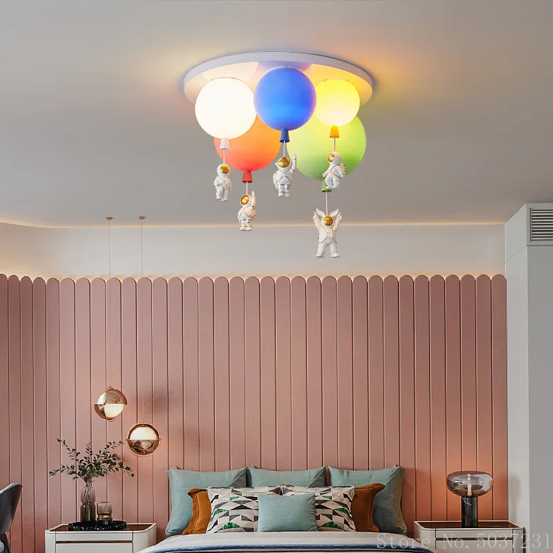 مصباح سقف LED على شكل بالون فضاء للأطفال من DecorBites™ - ديكور كرتوني إبداعي على الطراز الاسكندنافي