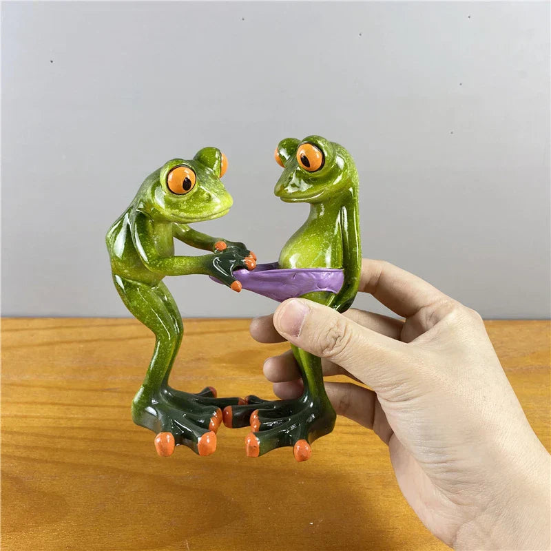DecorBites™ Statue de couple de grenouilles sur pattes : Statue décorative moderne pour mariage et intérieur