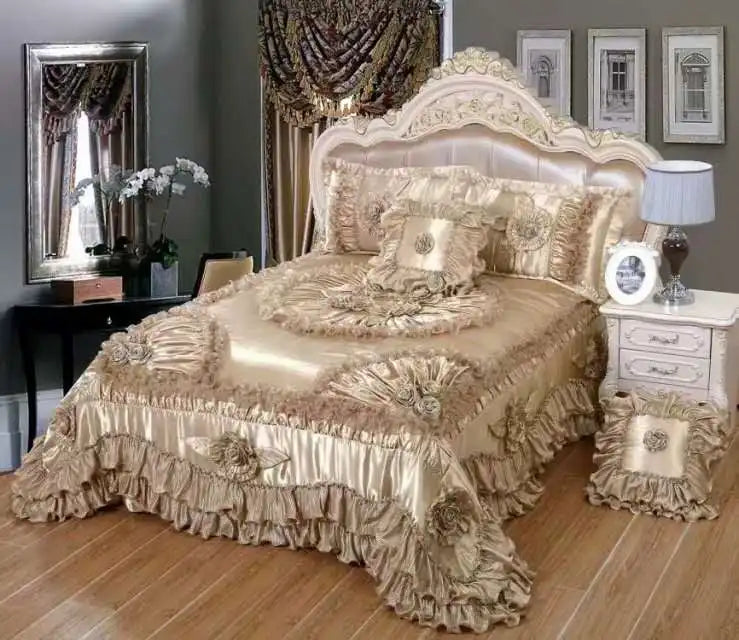 DecorBites™ Jacquard Rose Lace Bedding Set, Luxurious European Style, Red & Champagne