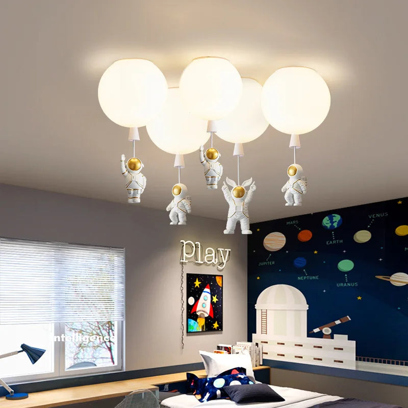 مصباح سقف LED على شكل بالون فضاء للأطفال من DecorBites™ - ديكور كرتوني إبداعي على الطراز الاسكندنافي