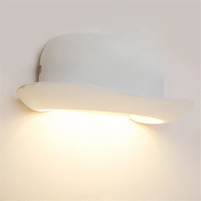مصباح جداري من الألومنيوم LED من DecorBites™: مصباح عصري بسيط لغرفة النوم والممرات والحمام