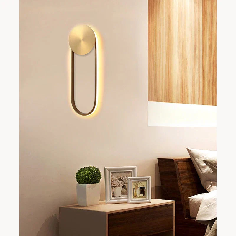 مصباح حائط من الأكريليك والمعدن بتقنية LED من DecorBites™: إضاءة جدارية بتصميم نورديك بسيط لغرفة النوم وغرفة المعيشة