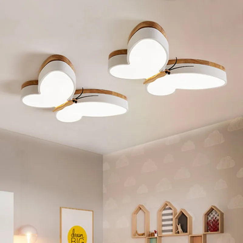 ثريا فراشة بإضاءة LED من DecorBites™، إضاءة سقف خشبية حديثة لغرفة الأطفال