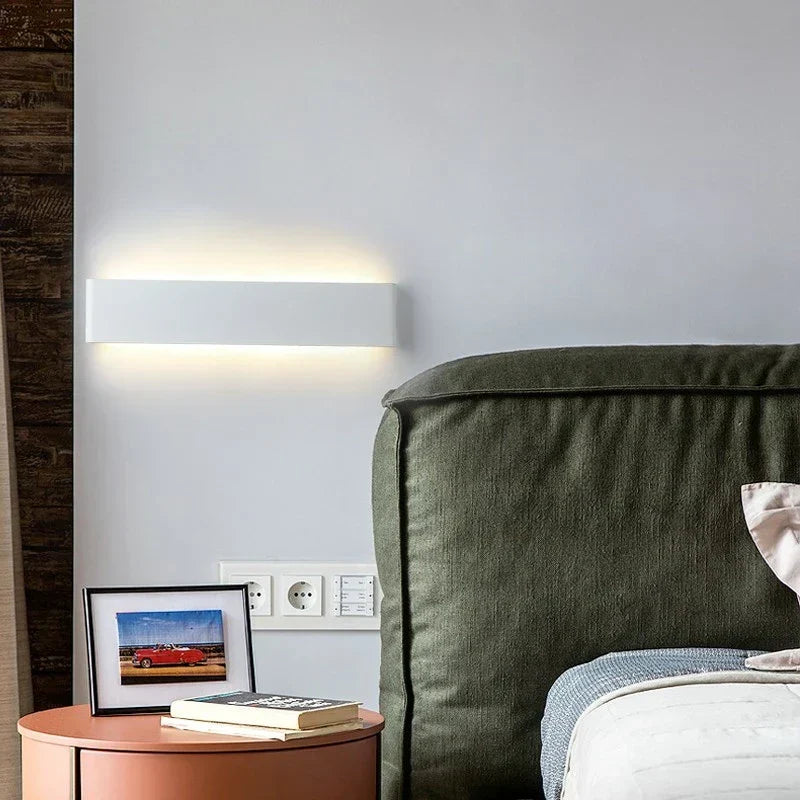 مصباح حائط LED من DecorBites™ شمعدانات بجانب السرير لغرفة المعيشة الداخلية والحمام وضوء مرآة مربع