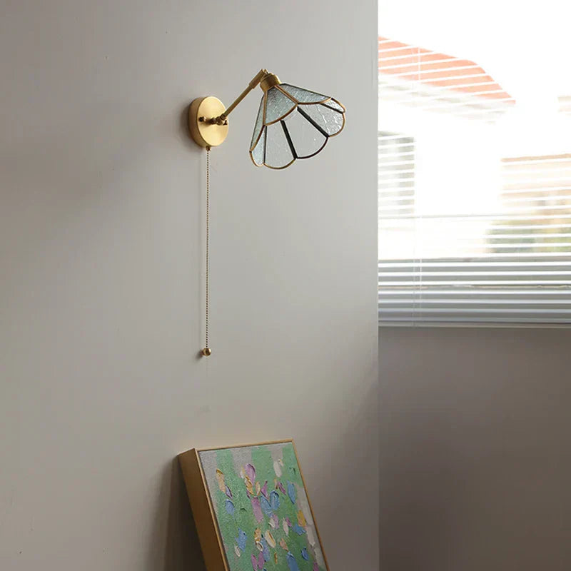 أضواء حائط LED زجاجية خضراء DecorBites™ مع مفتاح سلسلة سحب، لمسة نهائية نحاسية