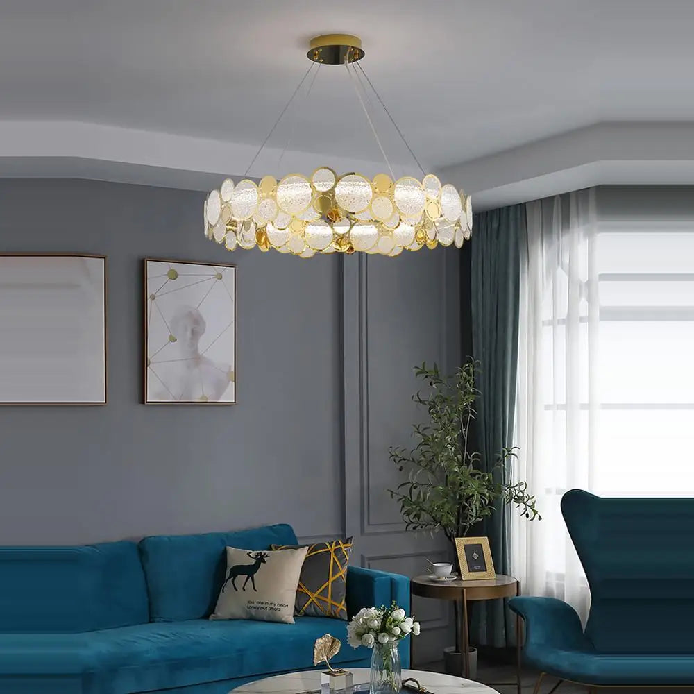 إضاءة ثريا زجاجية ذهبية من DecorBites™ لغرفة الطعام