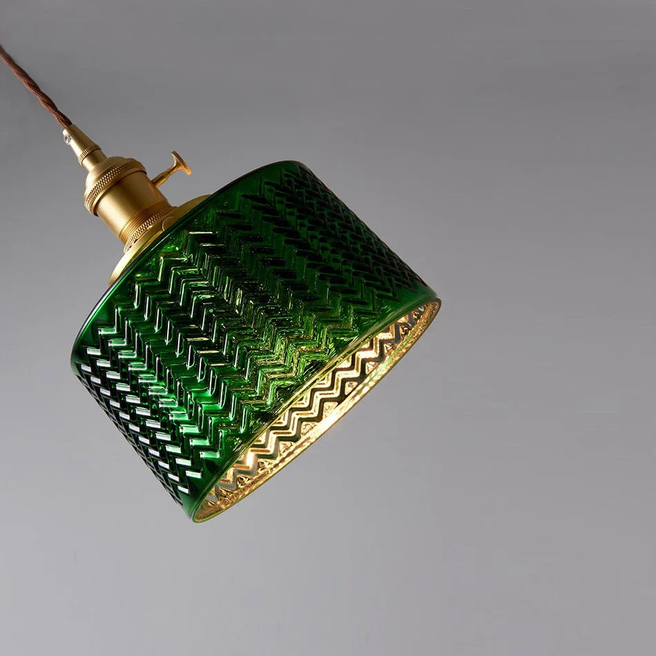مصباح تعليق LED زجاجي أخضر من DecorBites™ - وحدة إضاءة أنيقة للتصميمات الداخلية الحديثة