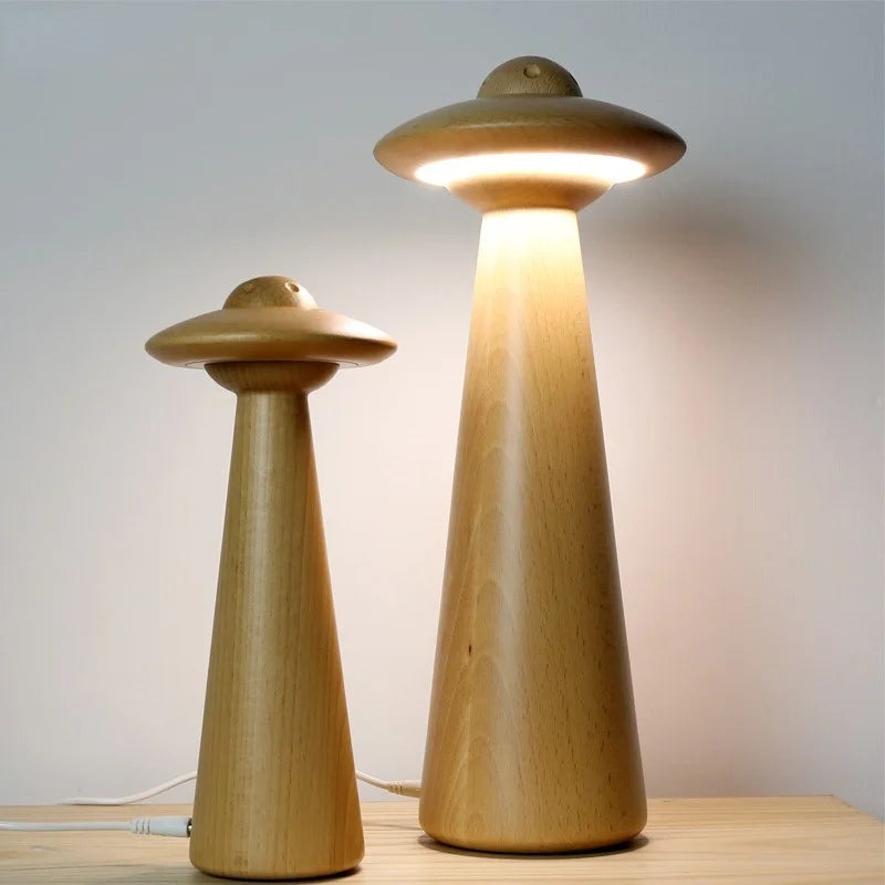 مصباح طاولة UFO الخشبي للأطفال من DecorBites™: تصميم حديث، قابل للتعتيم، على شكل كرتوني، مثالي لغرفة نوم الأطفال