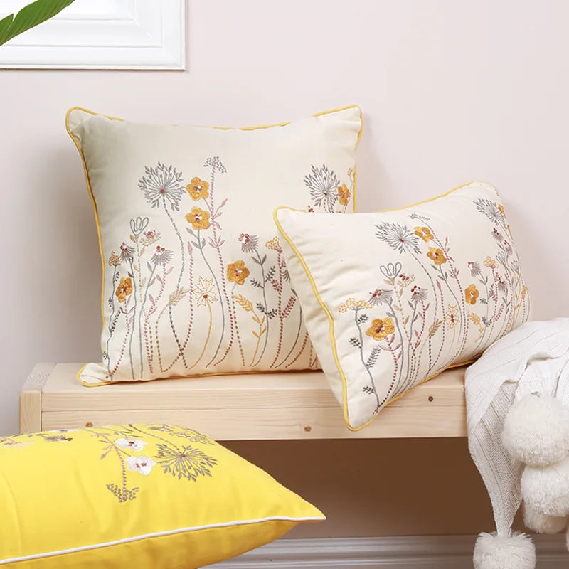 غطاء وسادة DecorBites™ Dandelion Floral باللون الأصفر لتزيين المنزل
