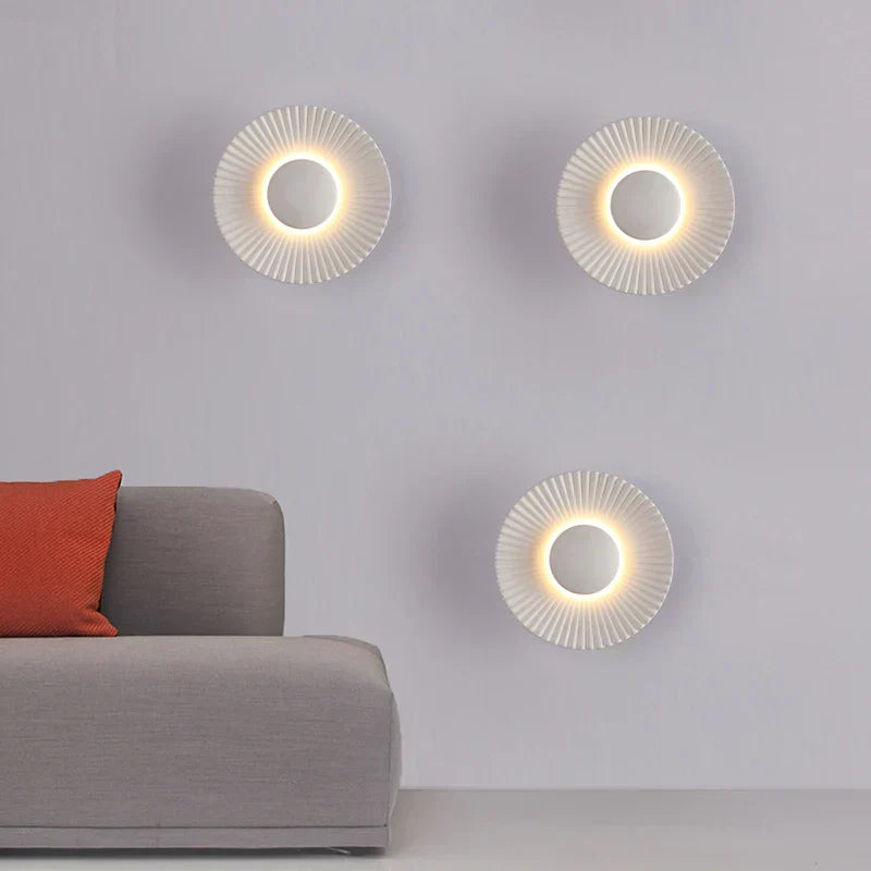 أضواء جدار LED مودرن من DecorBites™ بإضاءة معدنية للفنادق والمطاعم وغرف النوم والممرات