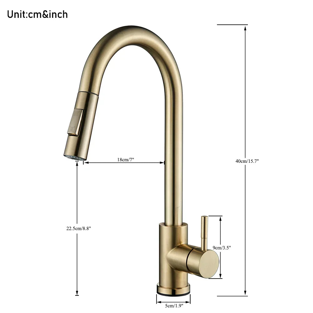 Robinet de cuisine doré DecorBites™ avec capteur tactile pour une expérience de mélange sensible