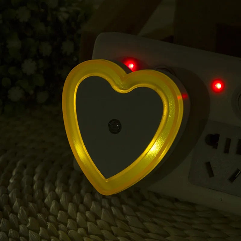 مصباح ليلي LED على شكل قلب من DecorBites™ مع تحكم لاسلكي بالاستشعار لغرفة النوم وغرفة المعيشة