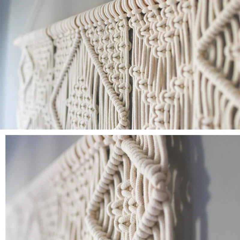 Tapisserie macramé grand format tissée à la main DecorBites™ avec pompons