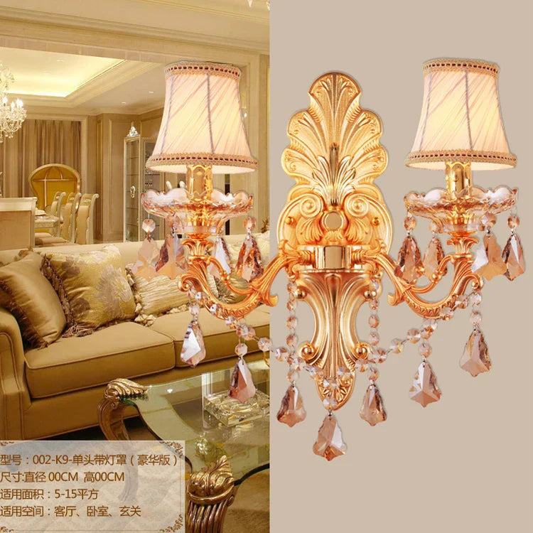 مصباح حائط داخلي كريستالي ذهبي من DecorBites™‎ - تصميم شمعة كريستالية أنيقة من خليط معدني