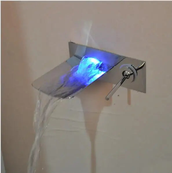 خلاط حائط لحوض الاستحمام من DecorBites™ LED بتصميم شلال مع التحكم في درجة الحرارة