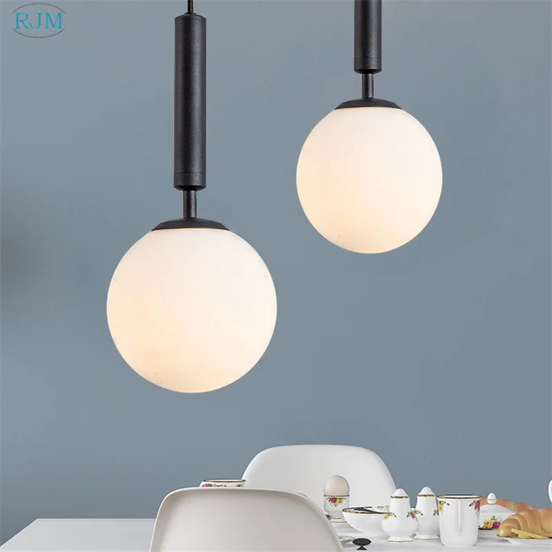 مصباح LED متدلي من الزجاج DecorBites™: تصميم إسكندنافي حديث، برأس واحد، إبداعي