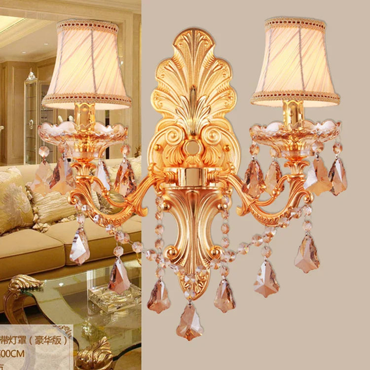 مصباح حائط داخلي كريستالي ذهبي من DecorBites™‎ - تصميم شمعة كريستالية أنيقة من خليط معدني