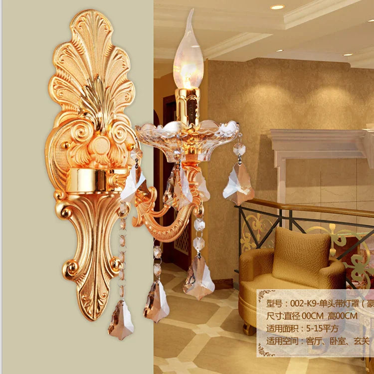 مصباح حائط داخلي كريستالي ذهبي من DecorBites™‎ - تصميم شمعة كريستالية أنيقة من خليط معدني