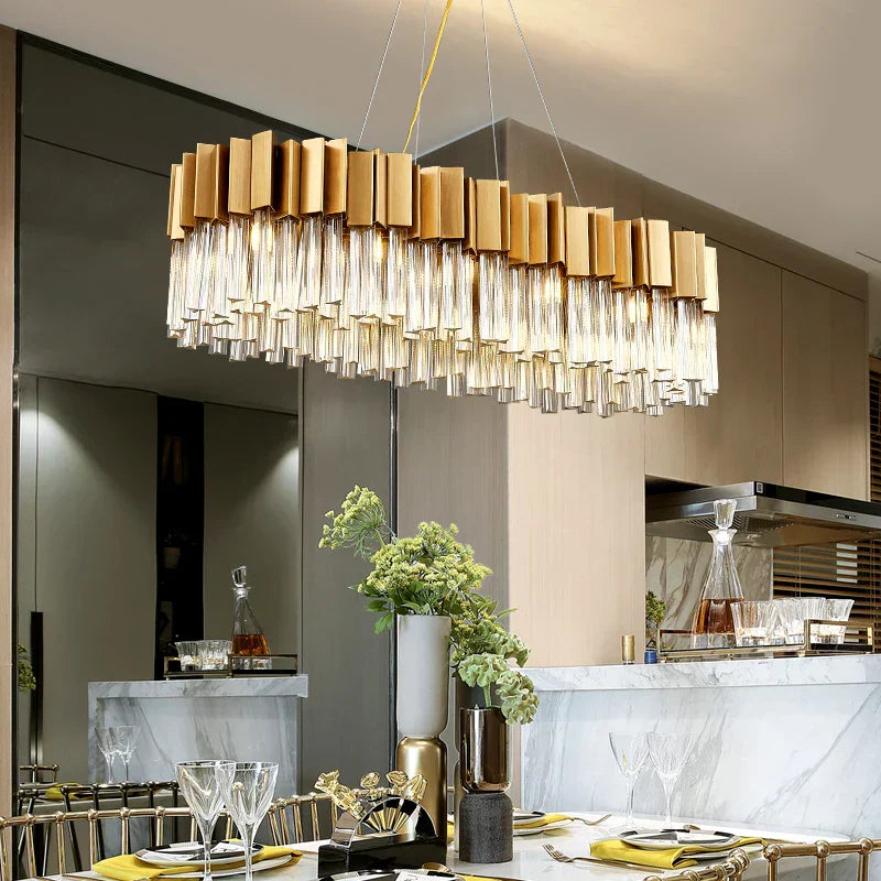 ثريا كريستال ذهبية من الستانلس ستيل من DecorBites™ لإضاءة بهو أنيقة