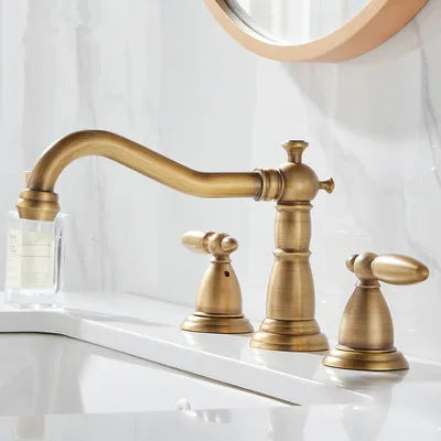DecorBites™ Gold Brass Widespread Bathroom Faucet - خلاطات حوض حمام واسعة الانتشار من النحاس الذهبي - 3 فتحات للحوض العتيق