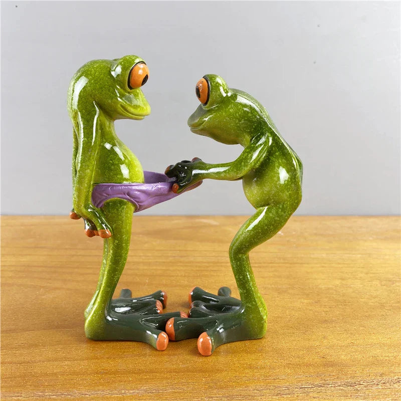 DecorBites™ Statue de couple de grenouilles sur pattes : Statue décorative moderne pour mariage et intérieur