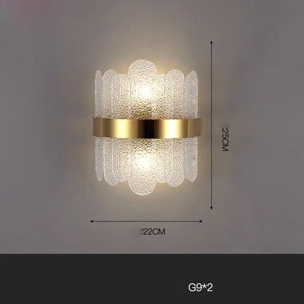 ثريا LED ذهبية بتصميم عصري من الفولاذ المقاوم للصدأ من DecorBites™ لغرفة الطعام
