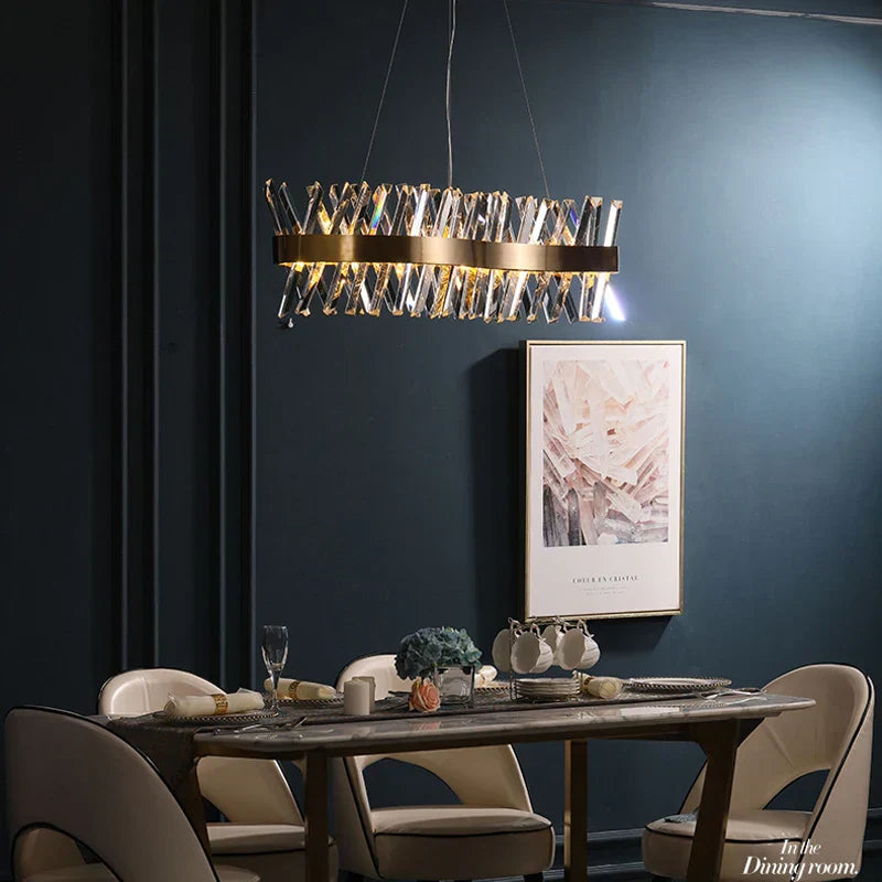 ثريا LED ذهبية كريستالية من DecorBites™ لغرفة الطعام