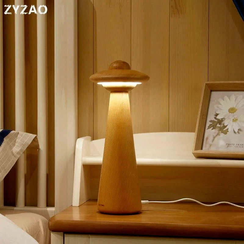 مصباح طاولة UFO الخشبي للأطفال من DecorBites™: تصميم حديث، قابل للتعتيم، على شكل كرتوني، مثالي لغرفة نوم الأطفال