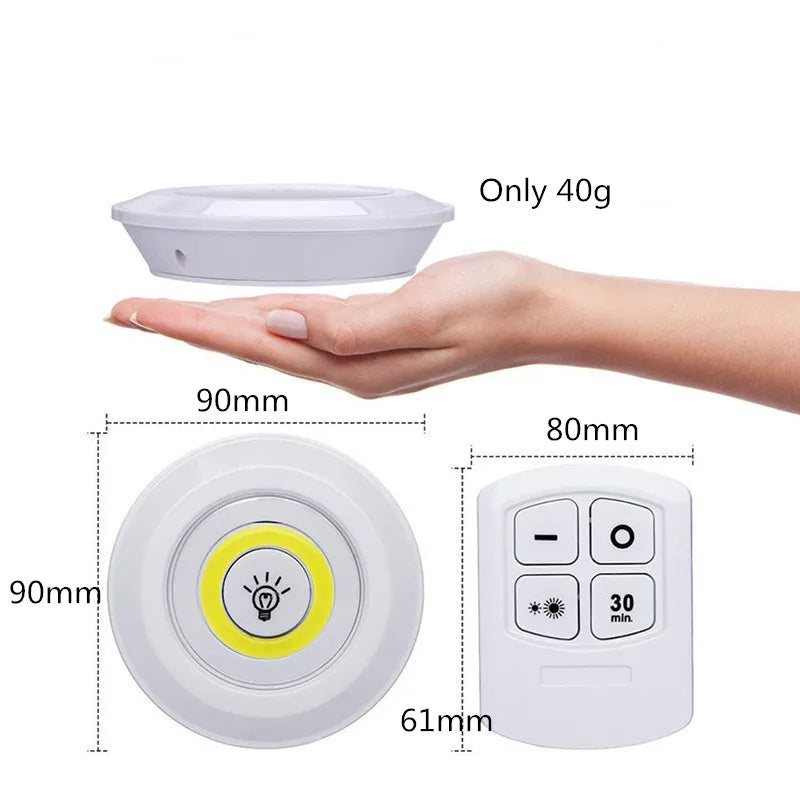 إضاءة LED للخزانة السفلية من ديكور بايتس™ مع جهاز تحكم عن بعد للتحكم في درجة السطوع