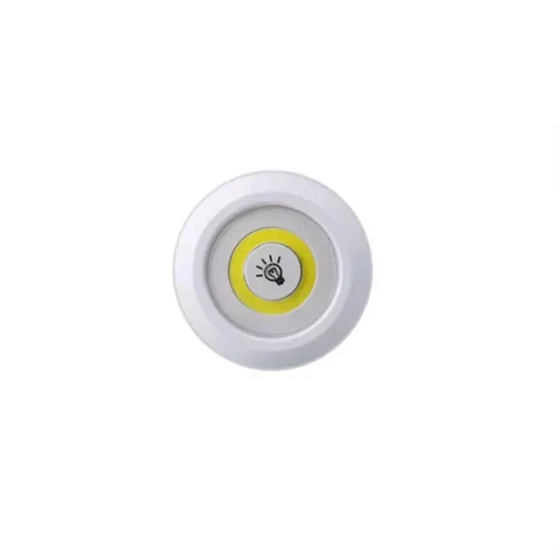 إضاءة LED للخزانة السفلية من ديكور بايتس™ مع جهاز تحكم عن بعد للتحكم في درجة السطوع