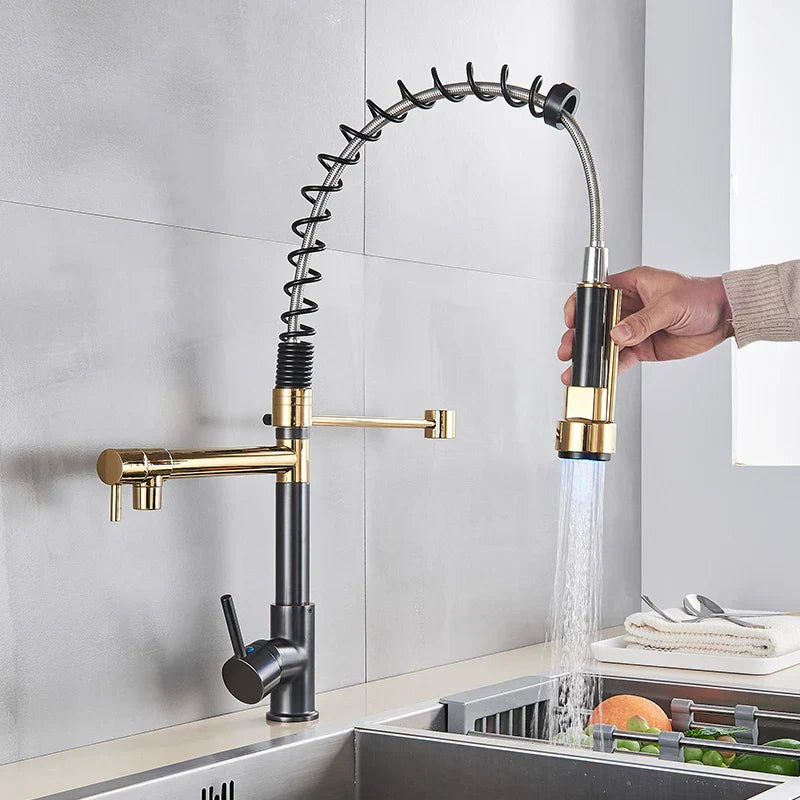 Robinet de cuisine brossé DecorBites™ à LED avec douchette extractible à ressort, bec pivotant à poignée unique