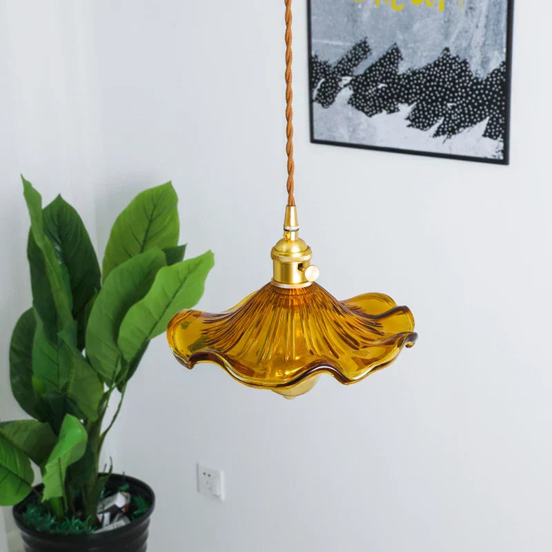 مصباح معلق DecorBites™ الزجاجي الأخضر: مصباح LED متدلي عصري لغرفة المعيشة والطعام