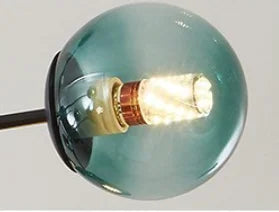 ثريا LED ذهبية بتصميم فرع من DecorBites™ لديكور غرف المعيشة العصرية