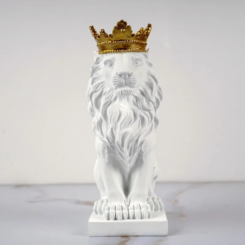 تمثال أسد الملك ذو التاج الذهبي من DecorBites™ ارتفاع 17 سم ديكور منزلي ومكتبي حرفة نوردية