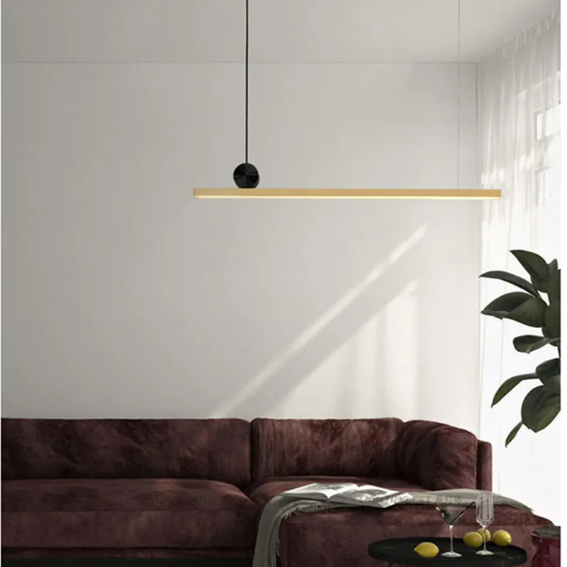 مصباح تعليق ذهبي خطي LED من DecorBites™ للجزيرة، المطاعم، البارات - بتصميم نورديك