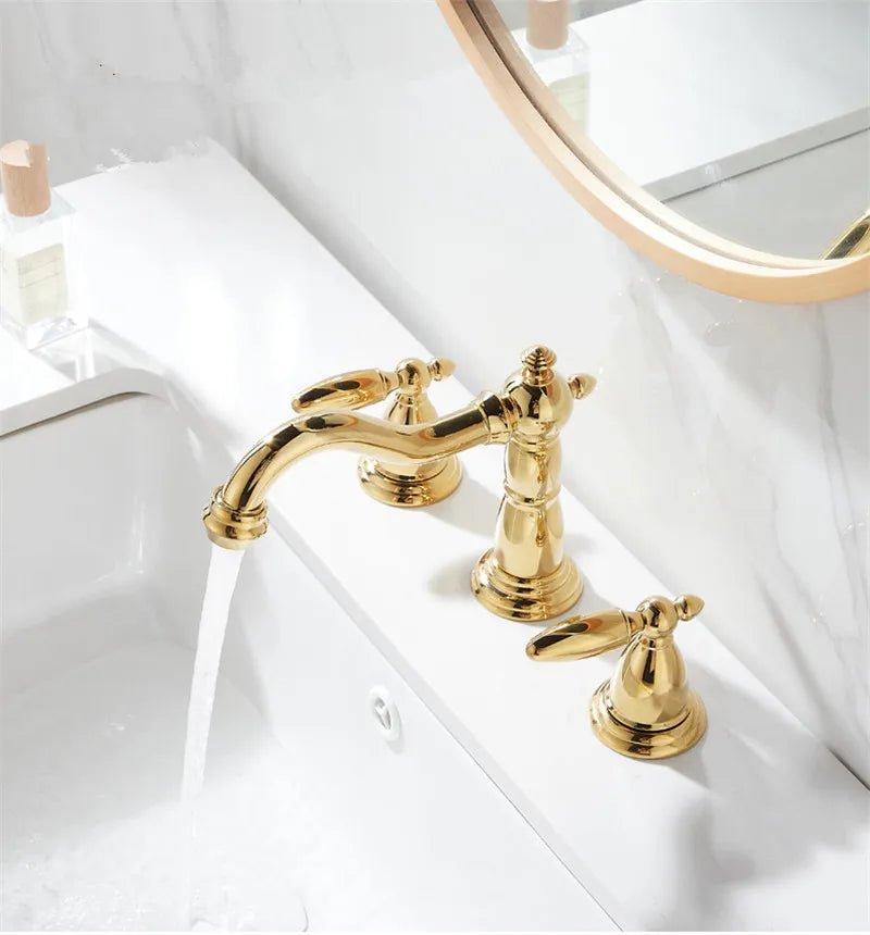 DecorBites™ Gold Brass Widespread Bathroom Faucet - خلاطات حوض حمام واسعة الانتشار من النحاس الذهبي - 3 فتحات للحوض العتيق