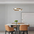 ثريا LED من DecorBites™: تصميم عصري على شكل حلقات دائرية باللون الذهبي، لغرفة المعيشة، غرفة الطعام، غرفة النوم، والمطبخ.
