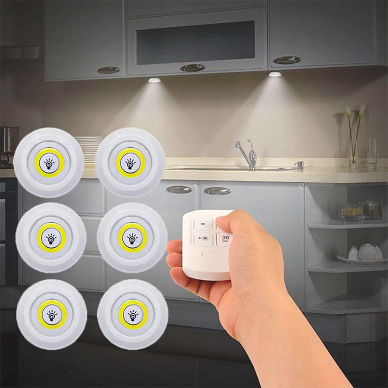 إضاءة LED للخزانة السفلية من ديكور بايتس™ مع جهاز تحكم عن بعد للتحكم في درجة السطوع