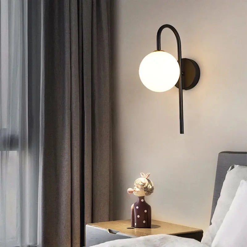 مصباح حائط DecorBites™ الزجاجي الذهبي LED للإضاءة الداخلية الأنيقة