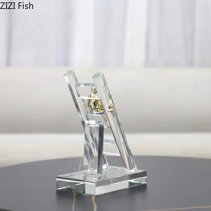 تُحف راتنجية بشكل شخصيات ذهبية من DecorBites™: ديكور مكتبي إبداعي للسلالم