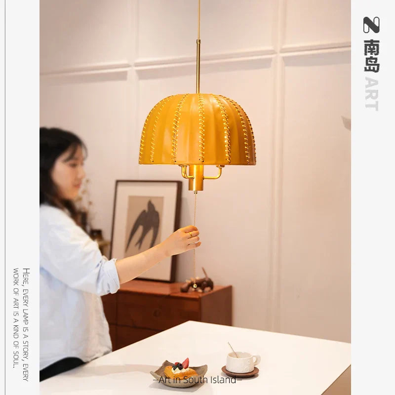 ثريا جلد DécorBites™‎: تصميم أوروبي برأس واحد لغرفة النوم
