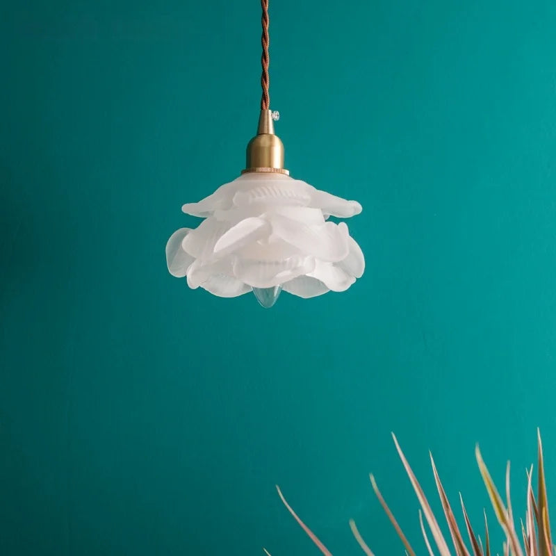 مصباح معلق DecorBites™ LED زجاجي أبيض متجمد: بساطة الشمال لغرفة المعيشة والمقهى