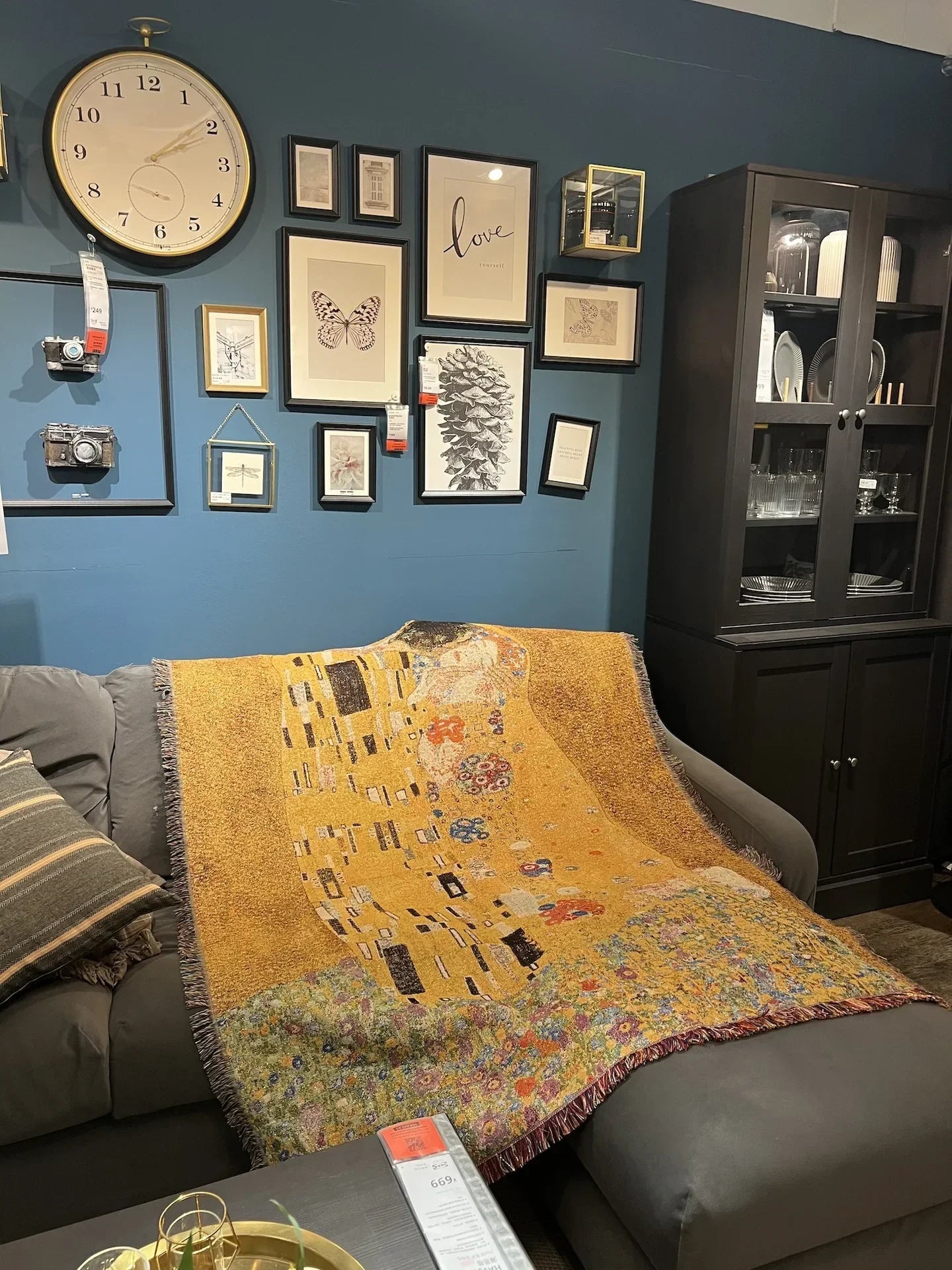 بطانية DecorBites™ Gustav Klimt The Kiss بنقشة فنية من نسيج القطن