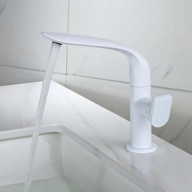 Robinet de lavabo DecorBites™ : Mitigeur de salle de bain noir en laiton, robinet de lavabo chaud-froid à poignée unique